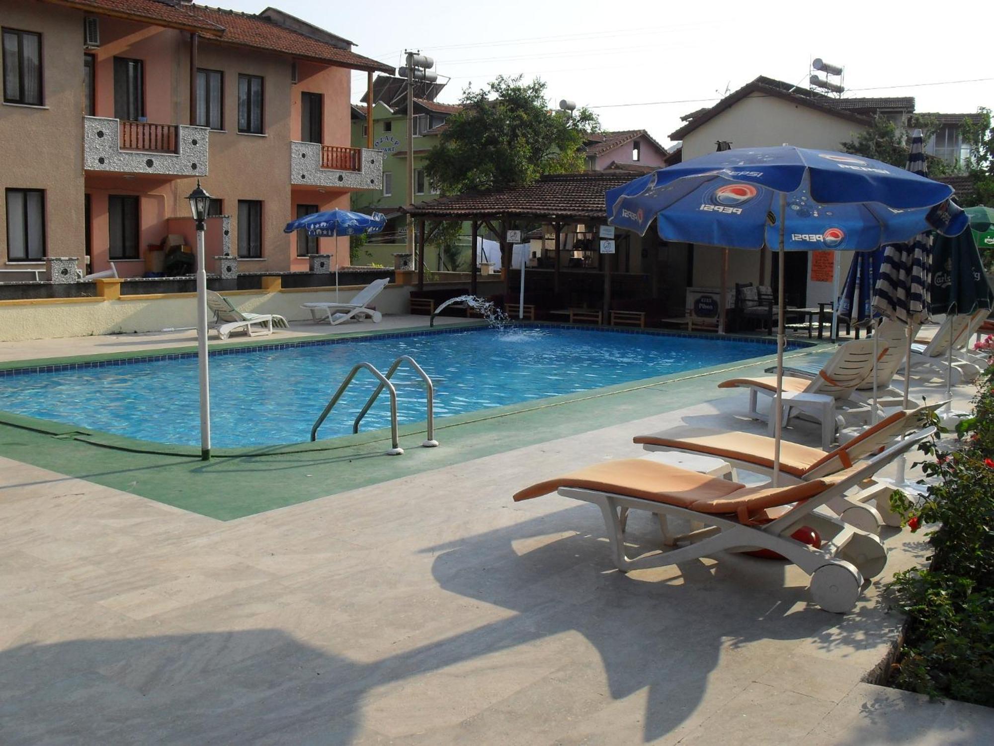 داليان Villa Ozalp Apartments المظهر الخارجي الصورة